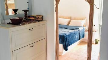1 chambre, fer et planche à repasser, accès Internet, draps fournis