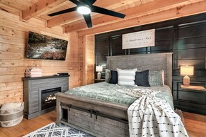 3 Schlafzimmer, Schreibtisch, Bügeleisen/Bügelbrett, WLAN
