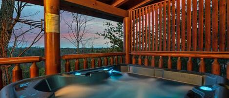 Bañera de hidromasaje al aire libre