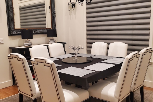 Dining For 8