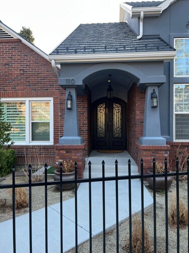 Stunning 4-br, 4-bath brick, and stucco luxurious retreat in Reno Old Southwest.