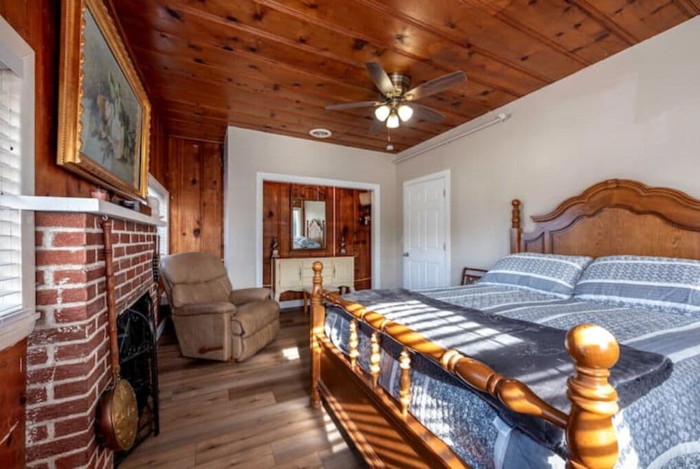 2 chambres, fer et planche à repasser, accès au Wi-Fi (inclus)