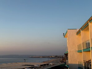 Beach/ocean view - Oceanfront 1 BR w/ Pool and Heated Pool (Redondo Beach)