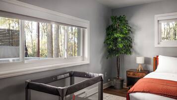 4 多间卧室、办公桌、熨斗/熨衣板、旅行婴儿床