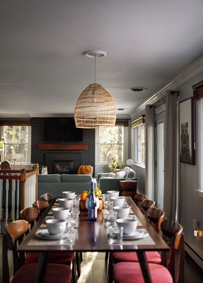 Dining - Cozy Mountain Retreat | Hot Tub & Fire Pit & Dogs (Harpers Ferry)