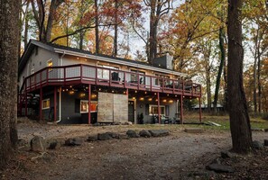 Exterior - Cozy Mountain Retreat | Hot Tub & Fire Pit & Dogs (Harpers Ferry)