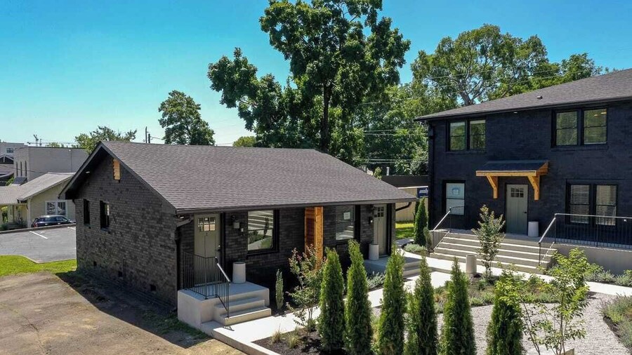 The Nomad: 4 1brs, 2 Studios 24-guest Retreat