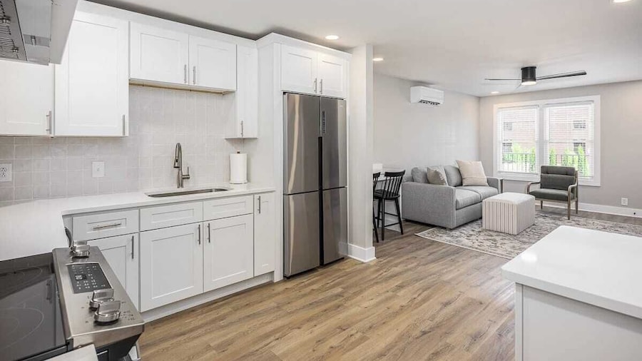 24-guest Retreat The Nomad: Studio x2, 1BR x4