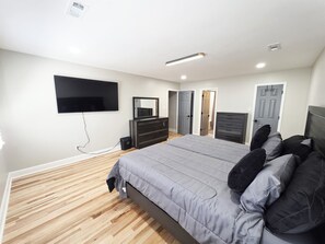 3 bedrooms, desk, iron/ironing board, free WiFi - 3 Bedroom House at Pine Forest Hideaway Near UNC (Chapel Hill)