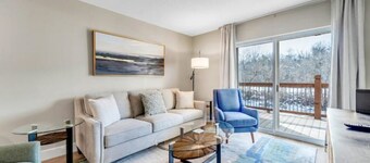 Luxury Waterfront Creekside, In/Out Pools & View!