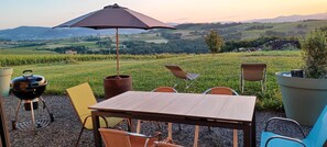 Outdoor dining - Gîte des Carrières - SAINT GERMAIN NUELLES (SAINT GERMAIN NUELLES)