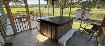 Private and secluded 4-bedroom farmhouse minutes from Lake Greeson