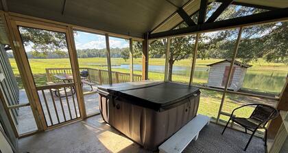 Private and secluded 4-bedroom farmhouse minutes from Lake Greeson