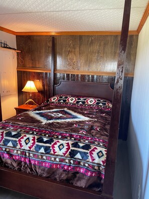 2 bedrooms, desk, free WiFi, bed sheets