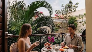 Maison Luxe, piscine privée | 3 chambres, rideaux occultants, fer et planche à repasser, Wi-Fi gratuit