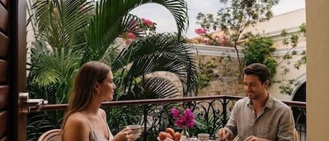 Luxury House, Private Pool | 3 bedrooms, blackout curtains, iron/ironing board, free WiFi