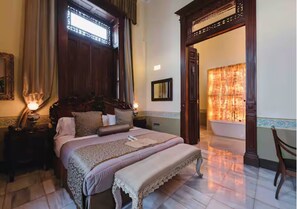 Luxe huis, privézwembad | 3 slaapkamers, verduisterende gordijnen, een strijkplank/strijkijzer