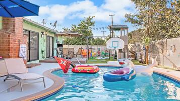 Piscine extérieure, piscine chauffée