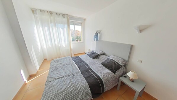 2 bedrooms - Beautiful, quiet apartment 150 m from the sea (SAINT PIERRE LA  MER)