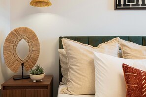 2 bedrooms, iron/ironing board, free WiFi, bed sheets - Ski In/ Ski Out. Less than 5 Min Walk to Historic Main St! (Park City)