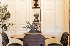 Dining - Ski In/ Ski Out. Less than 5 Min Walk to Historic Main St! (Park City)