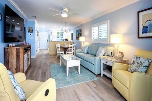 Smart TV - Enjoy Sweeping Beach Views From Your Third Story Condo - Sandalfoot 1D3 (Sanibel Island)