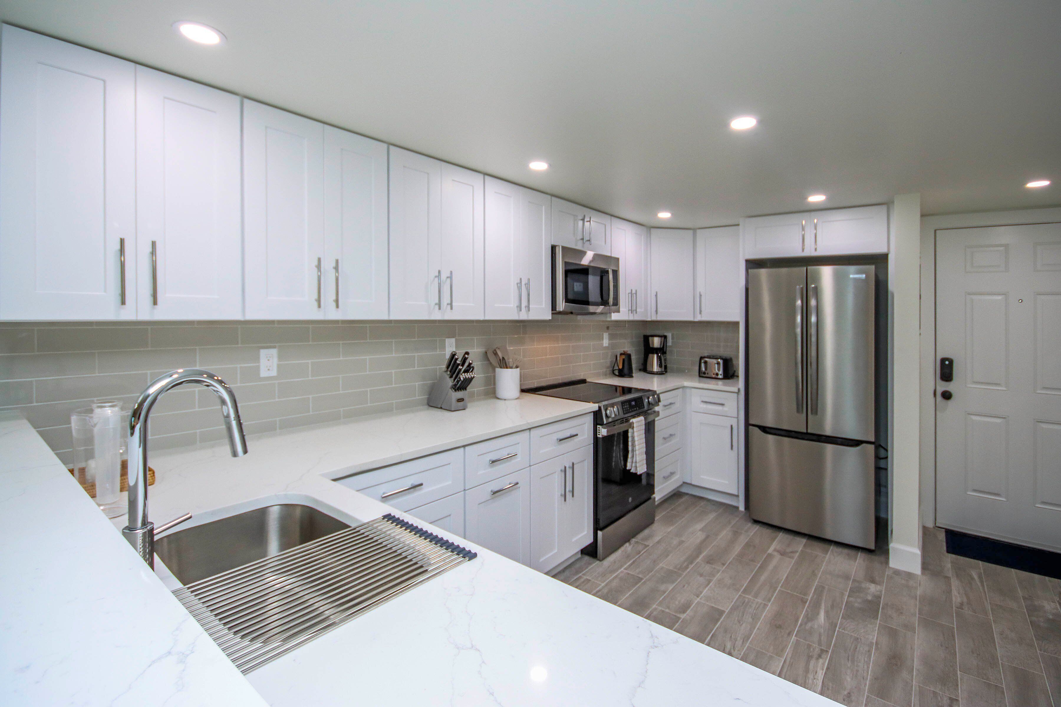 冰箱、微波炉、烤箱、炉灶