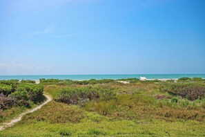 On the beach - 1st Floor Sanibel Condo Steps From The White Sands Of The Gulf Of Mexico - Sandalfoot 5D1 (Sanibel Island)