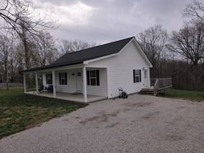 Exterior - Peaceful private 3 BR new home near Mammoth Cave. (Cave City)