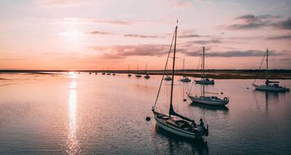 Saltwater Stunning Holiday House Milford on Sea Sleeps 6