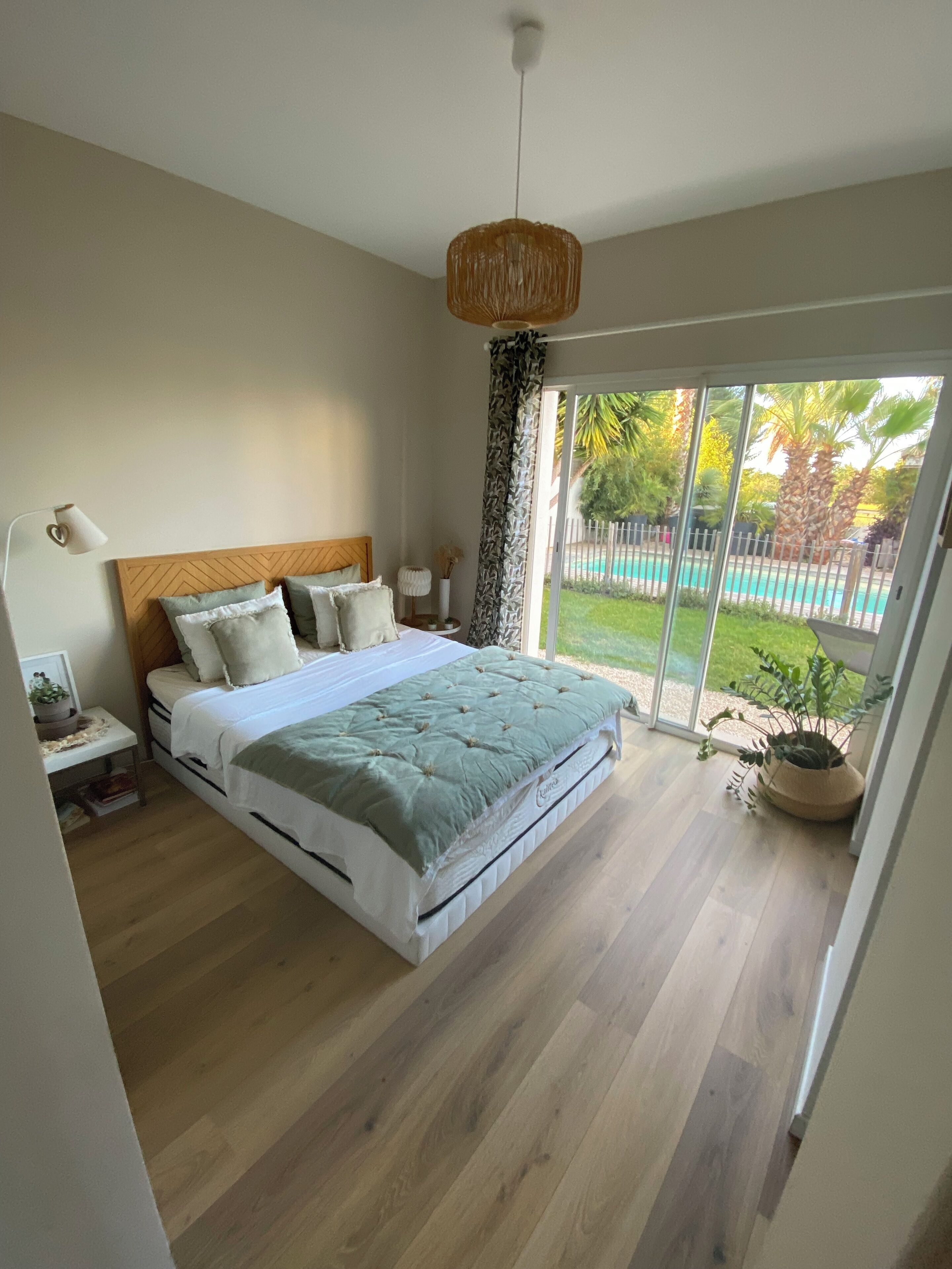 4 slaapkamers, een strijkplank/strijkijzer, wifi, beddengoed