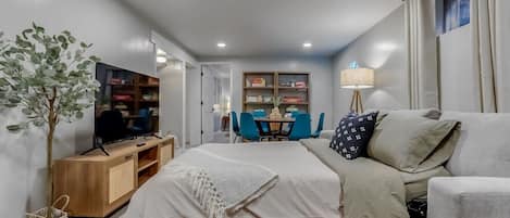 3 Schlafzimmer, Schreibtisch, Bügeleisen/Bügelbrett, WLAN