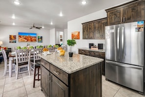 Fridge, microwave, oven, stovetop - Ladera 379, Private Spa, Smart TVs, Community Pool (Washington)