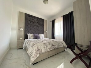 1 bedroom, iron/ironing board, WiFi, bed sheets - PRINCESS Valdanos - Spacious family apartment, kitchenette, AC, Wi-Fi & terrace (Ulcinj)