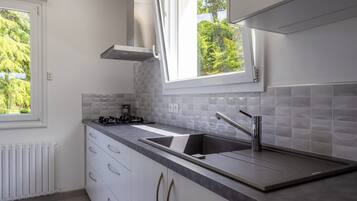 KylskÄp, mikrovÄgsugn, ugn och spishÀll