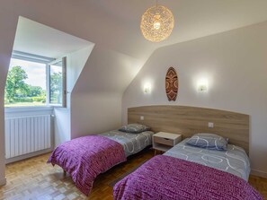 3 chambres, fer et planche à repasser, Wi-Fi gratuit, draps fournis