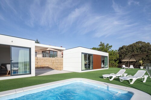 Bungalow '2 Con Piscina En La Playa' with Sea View, Wi-Fi and Air Conditioning