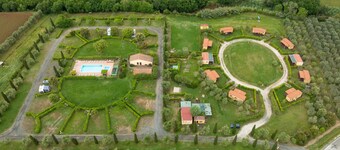 Bungalow 'Stella 1' with Shared Pool, Private Terrace and Air Conditioning