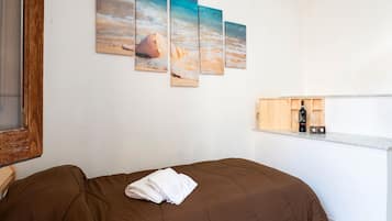 2 makuuhuonetta, silitysrauta/-lauta, ilmainen Wi-Fi, vuodevaatteet