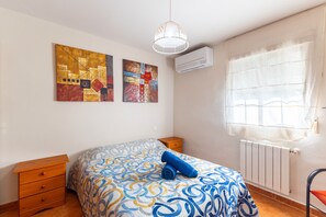 10 chambres, fer et planche à repasser, Wi-Fi gratuit, draps fournis