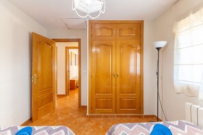 10 多间卧室、熨斗/熨衣板、免费 WiFi、床单