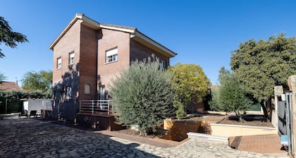 Holiday Home 'Villa Pilara - Brunete' with Private Pool, Wi-Fi and Air Conditioning