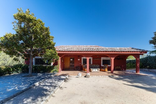 Holiday Home 'El Bolero De Brasal' with Private Pool, Wi-Fi and Air Conditioning