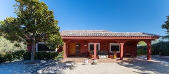 Holiday Home 'El Bolero De Brasal' with Private Pool, Wi-Fi and Air Conditioning