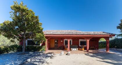 Holiday Home 'El Bolero De Brasal' with Private Pool, Wi-Fi and Air Conditioning