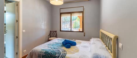 9 chambres, fer et planche Ă repasser, Wi-Fi gratuit, draps fournis
