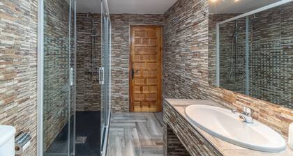 Holiday Home 'El Bolero De Brasal' with Private Pool, Wi-Fi and Air Conditioning