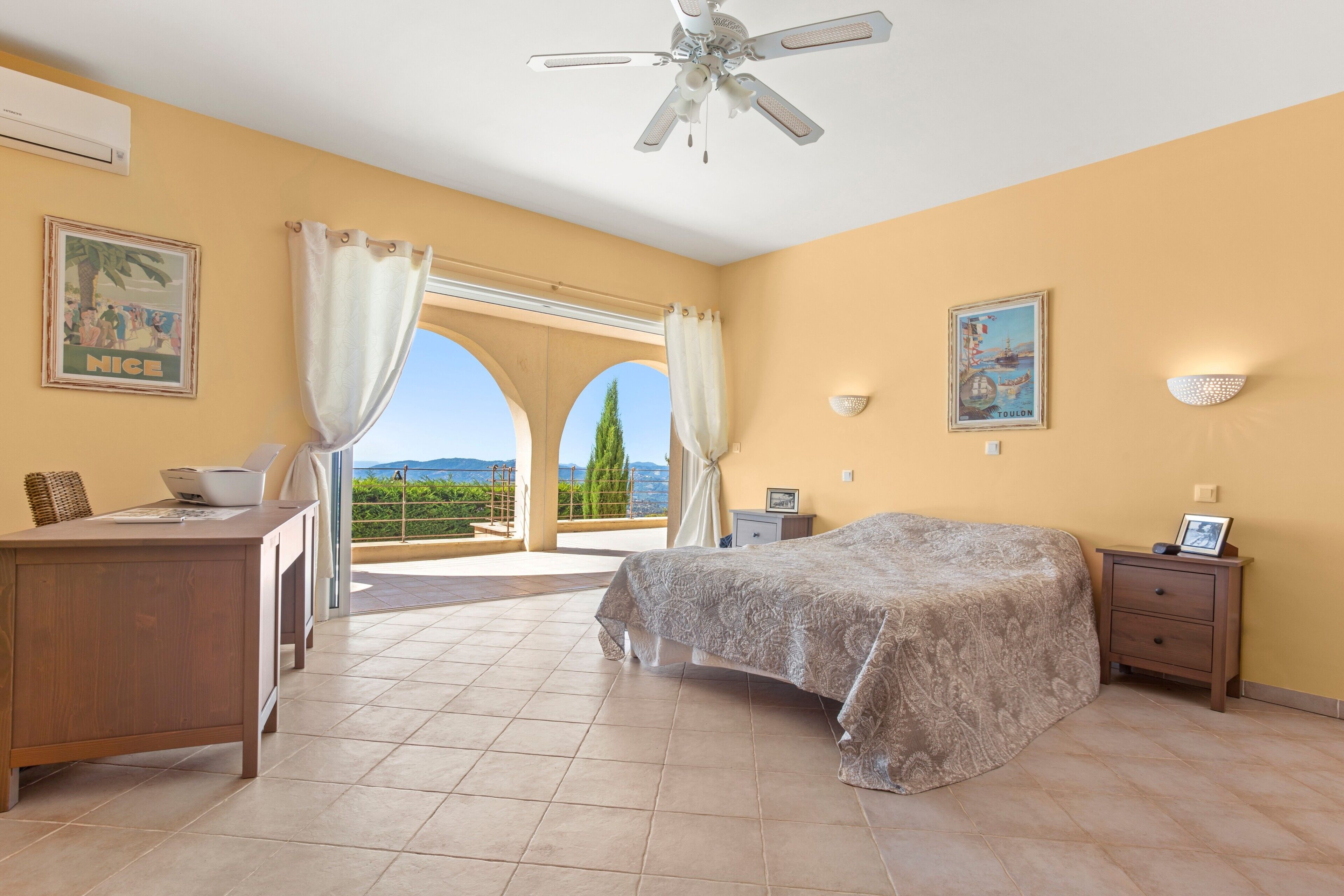 5 bedrooms, iron/ironing board, free WiFi, bed sheets