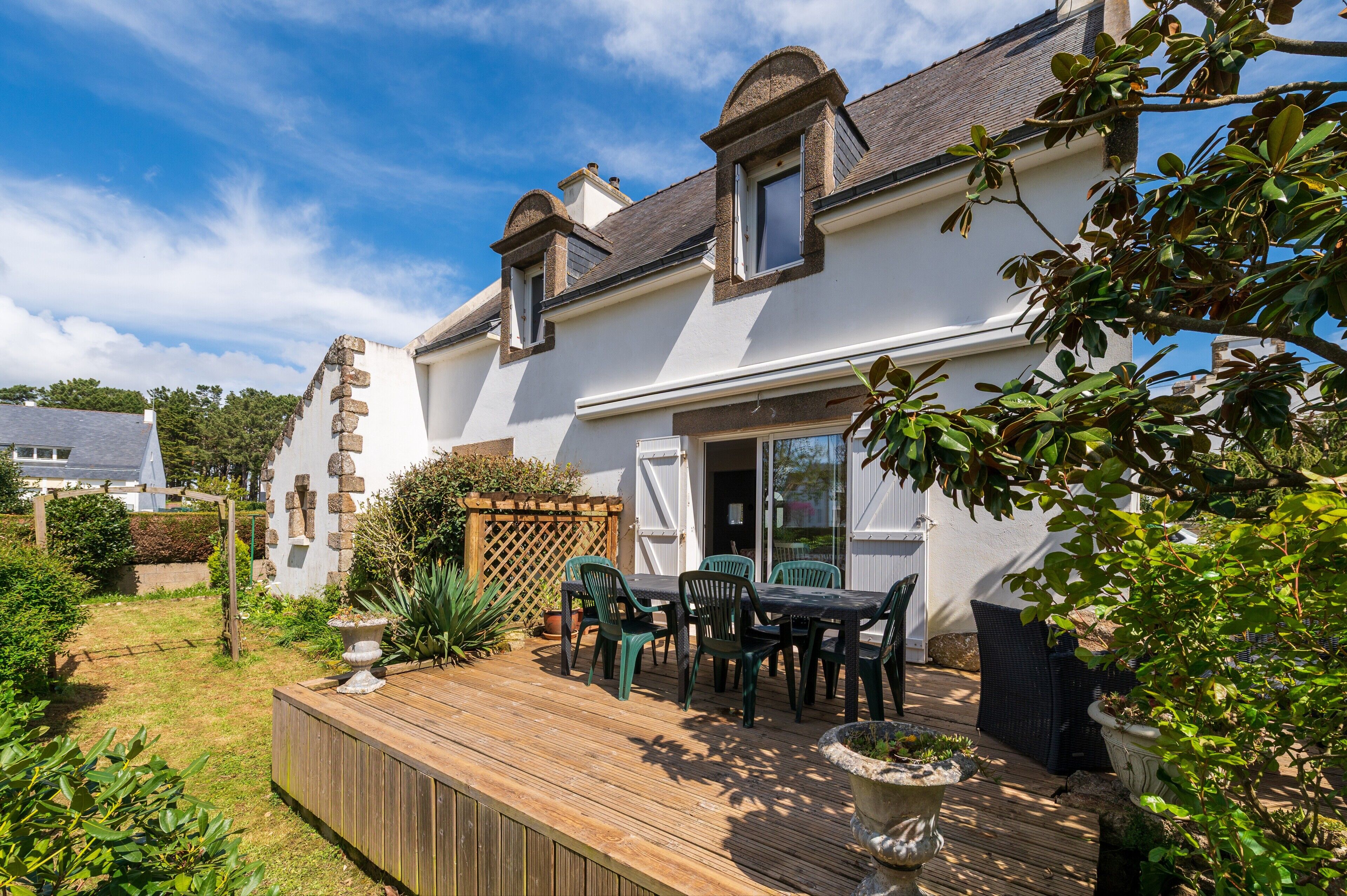 屋外ダイニングエリア