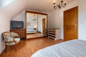 3 habitaciones, tabla de planchar con plancha y wifi gratis 